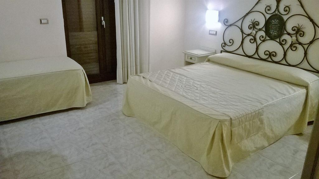 Hotel Ginevra Poggiomarino Szoba fotó